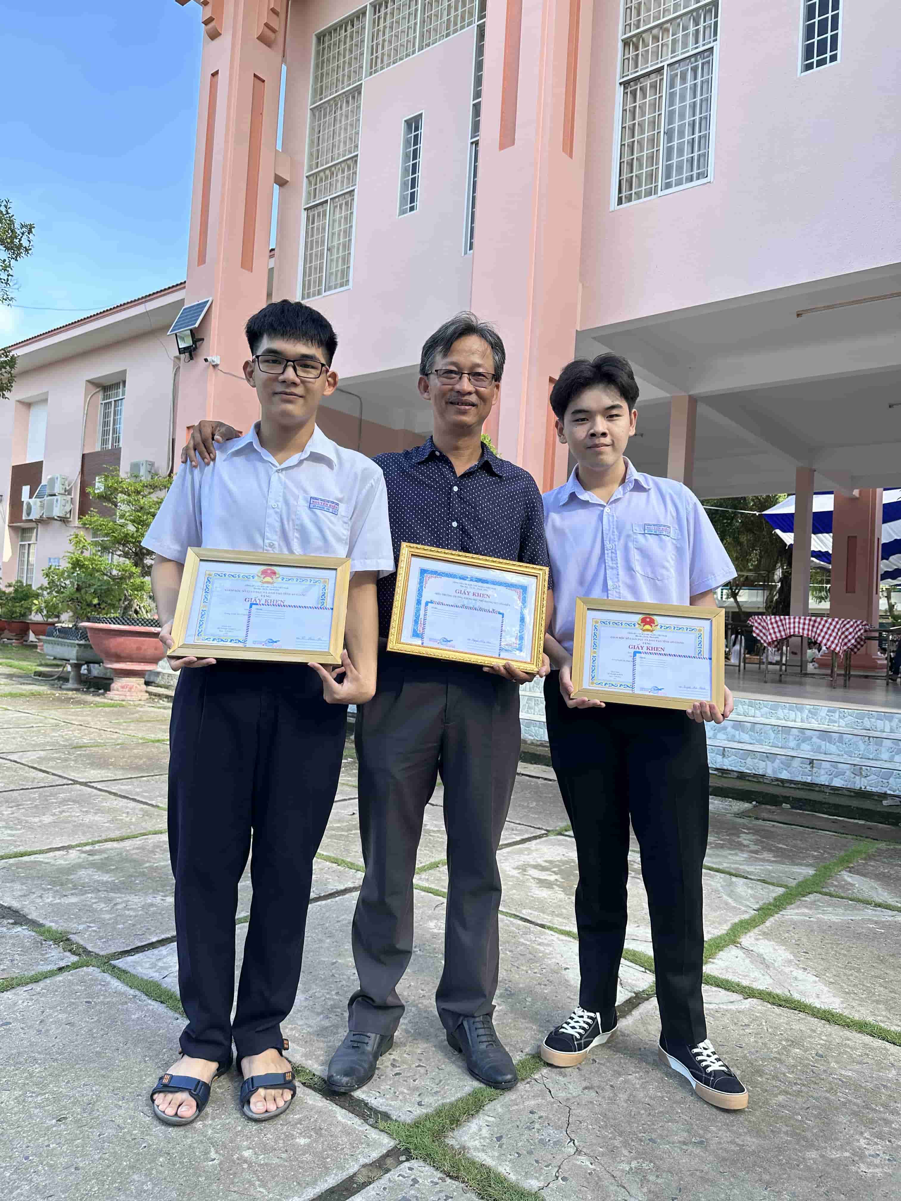 Hsg Vật Lí tỉnh An Giang năm 2021